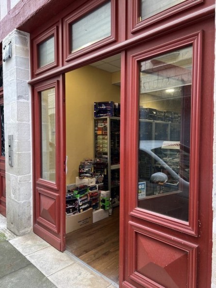 Photo 1 – location boutique	BAYONNE (64100)